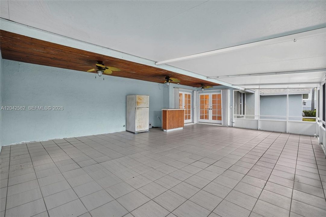 En Venta: $749,900 (3 camas, 2 baños, 2294 Pies cuadrados)