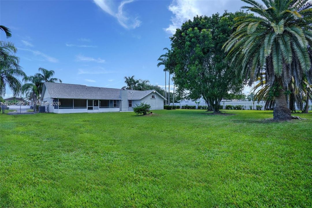En Venta: $749,900 (3 camas, 2 baños, 2294 Pies cuadrados)