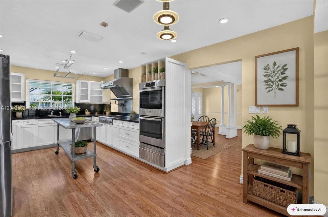 En Venta: $749,900 (3 camas, 2 baños, 2294 Pies cuadrados)