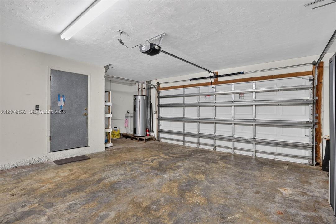 En Venta: $749,900 (3 camas, 2 baños, 2294 Pies cuadrados)