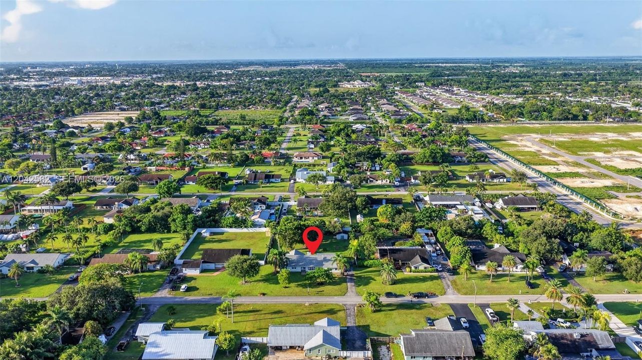 En Venta: $749,900 (3 camas, 2 baños, 2294 Pies cuadrados)