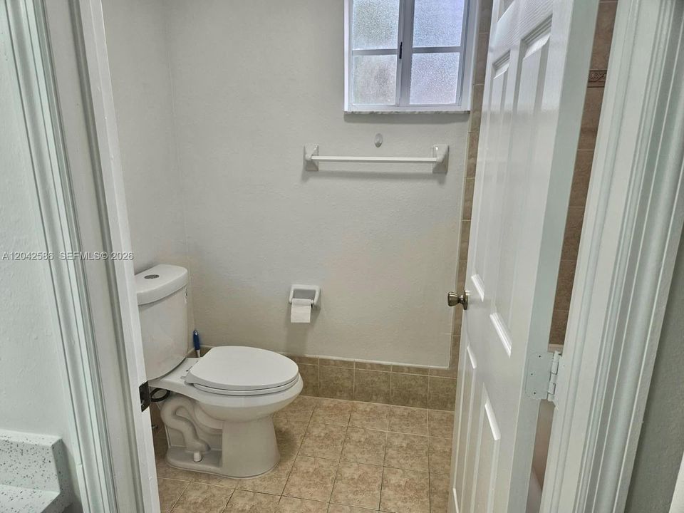 В аренду: $2,800 (3 спален, 2 ванн, 1280 Квадратных фут)