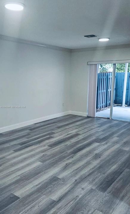 В аренду: $2,800 (3 спален, 2 ванн, 1280 Квадратных фут)