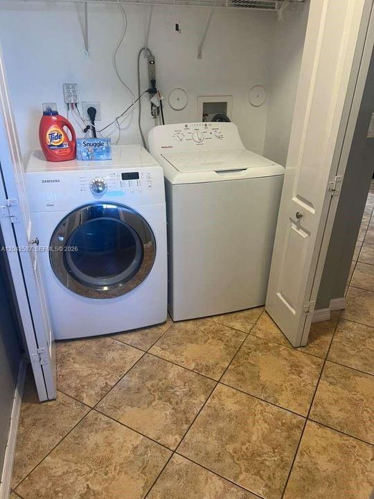 В аренду: $2,800 (2 спален, 2 ванн, 1313 Квадратных фут)