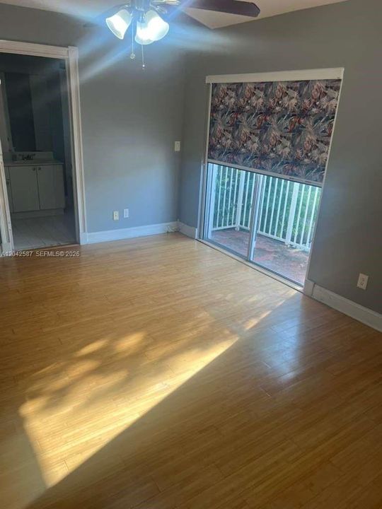 В аренду: $2,800 (2 спален, 2 ванн, 1313 Квадратных фут)