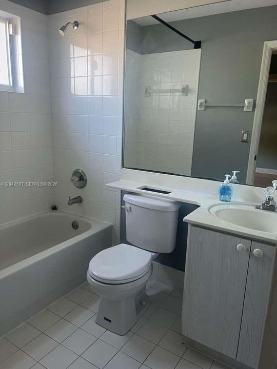В аренду: $2,800 (2 спален, 2 ванн, 1313 Квадратных фут)