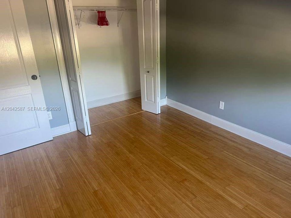 В аренду: $2,800 (2 спален, 2 ванн, 1313 Квадратных фут)