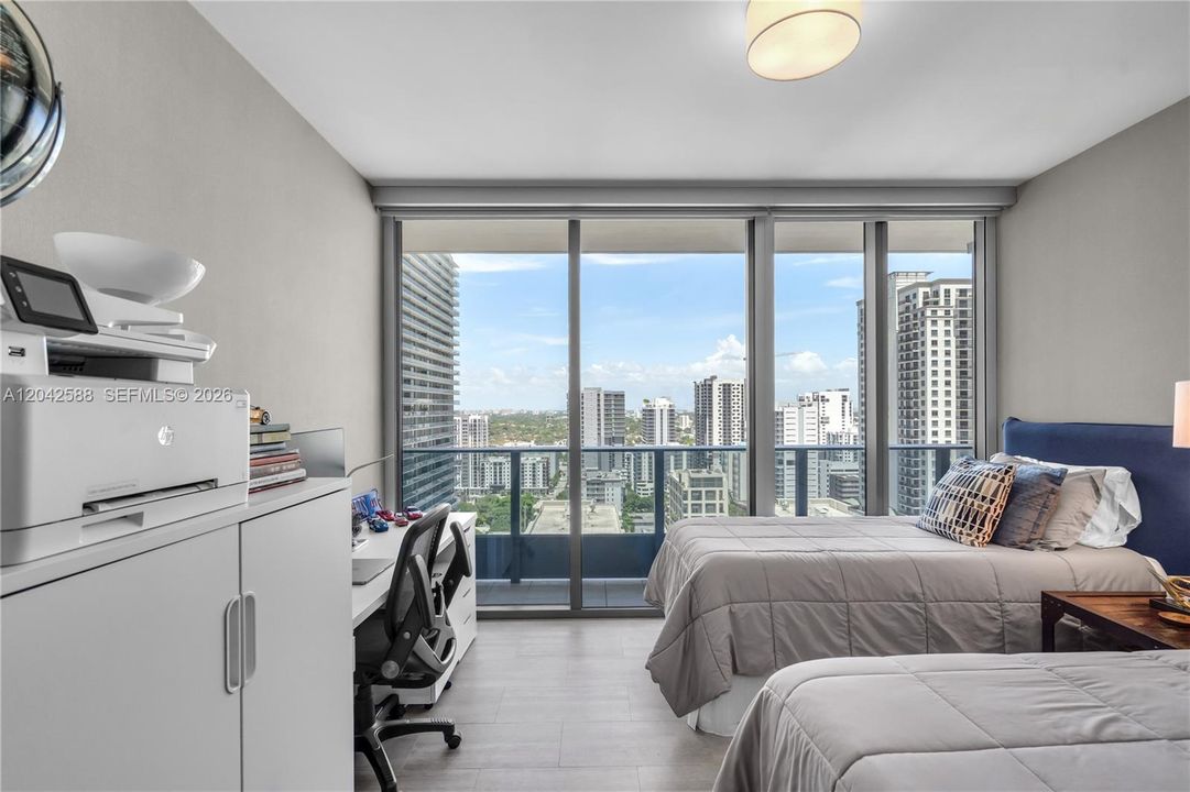For Sale: $2,790,000 (3 beds, 3 baths, 1909 Square Feet)