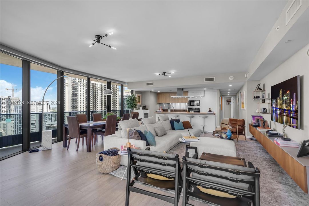 For Sale: $2,790,000 (3 beds, 3 baths, 1909 Square Feet)