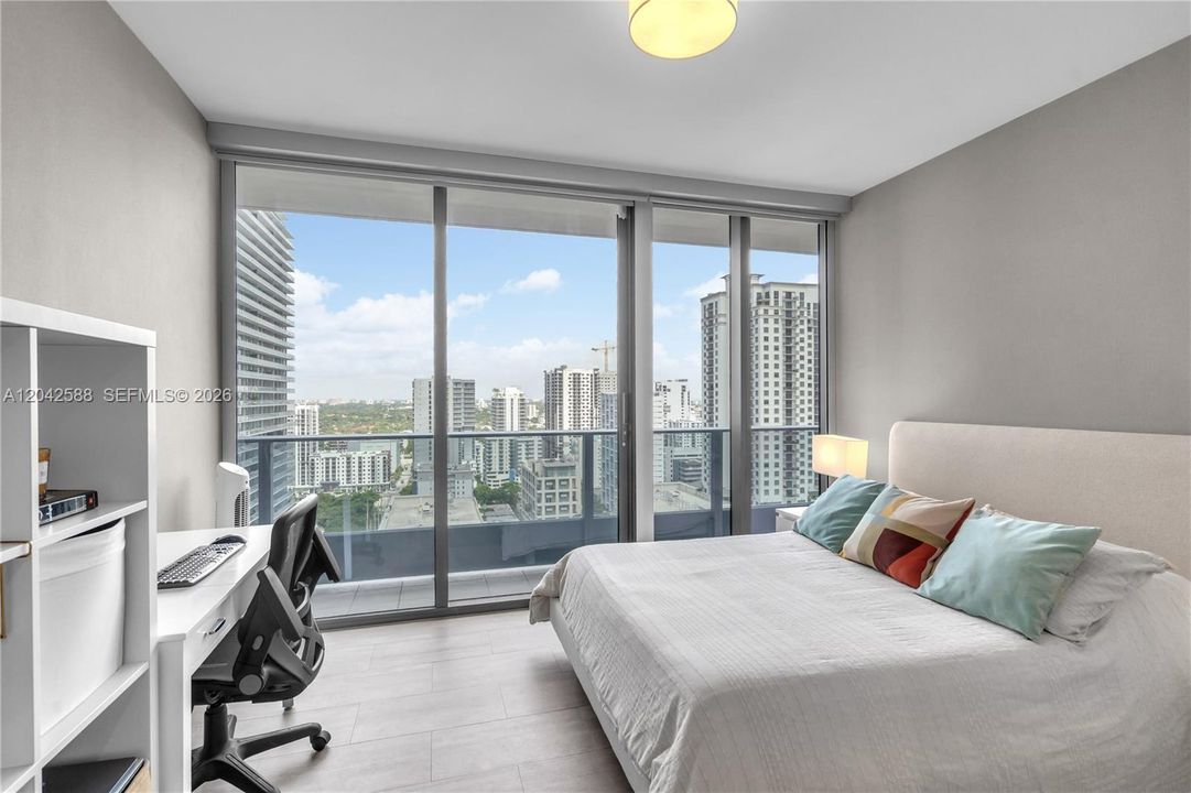 For Sale: $2,790,000 (3 beds, 3 baths, 1909 Square Feet)