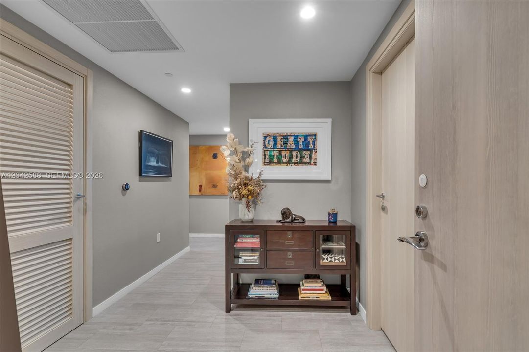 For Sale: $2,790,000 (3 beds, 3 baths, 1909 Square Feet)