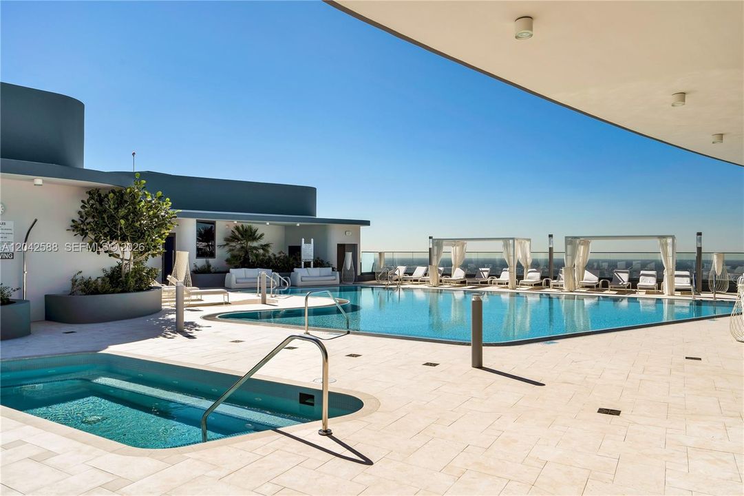 For Sale: $2,790,000 (3 beds, 3 baths, 1909 Square Feet)