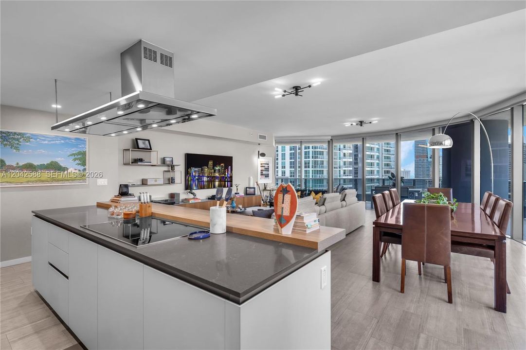 For Sale: $2,790,000 (3 beds, 3 baths, 1909 Square Feet)
