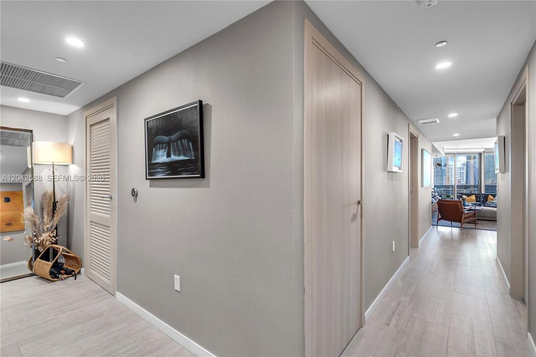 For Sale: $2,790,000 (3 beds, 3 baths, 1909 Square Feet)