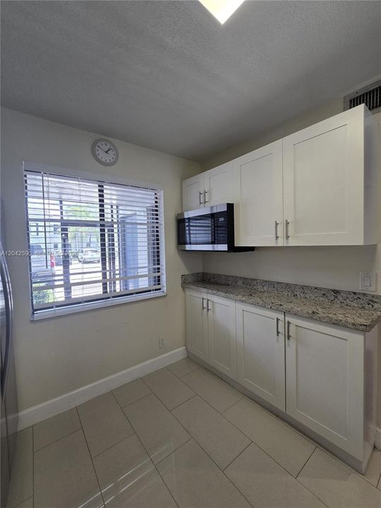 En Venta: $330,000 (2 camas, 2 baños, 1220 Pies cuadrados)