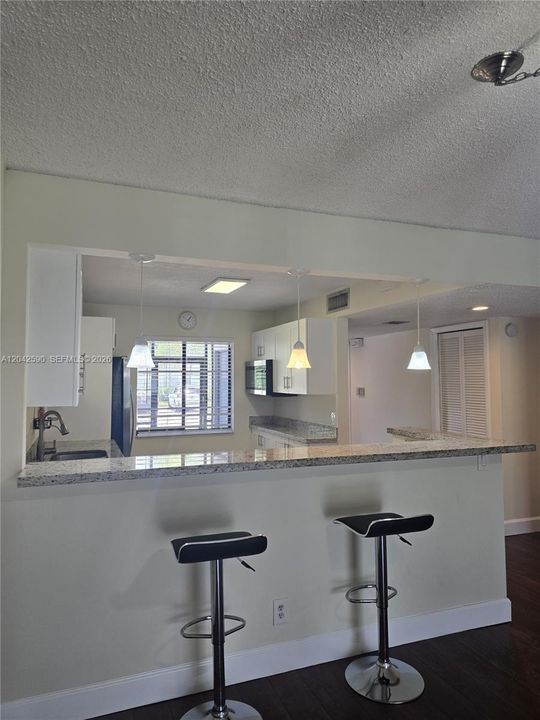 En Venta: $330,000 (2 camas, 2 baños, 1220 Pies cuadrados)