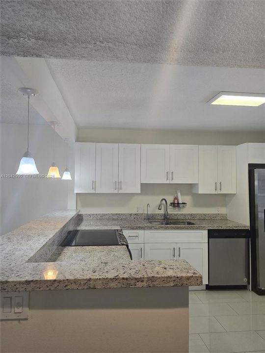 En Venta: $330,000 (2 camas, 2 baños, 1220 Pies cuadrados)