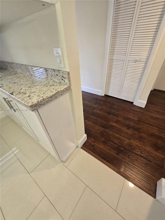 En Venta: $330,000 (2 camas, 2 baños, 1220 Pies cuadrados)