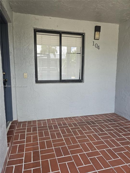 En Venta: $330,000 (2 camas, 2 baños, 1220 Pies cuadrados)