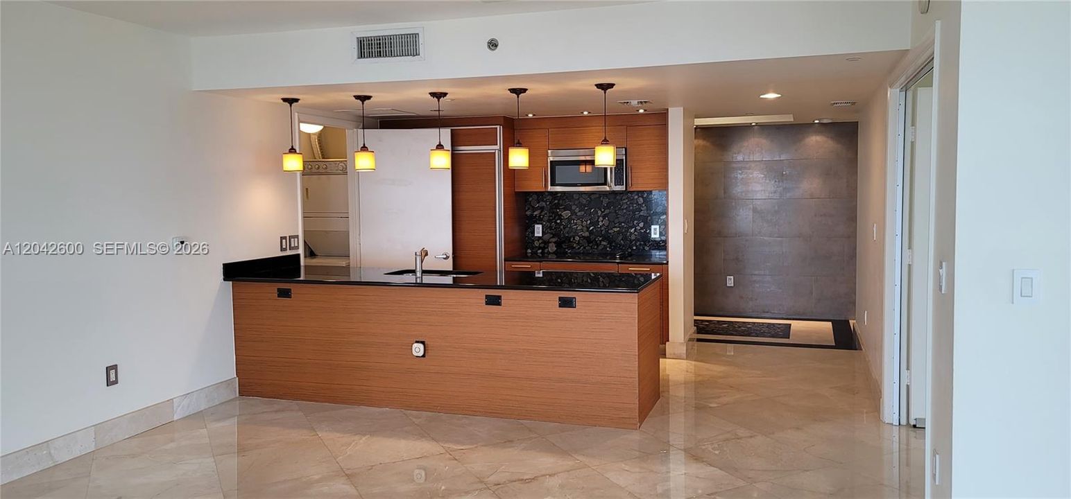 For Rent: $6,500 (3 beds, 2 baths, 1789 Square Feet)