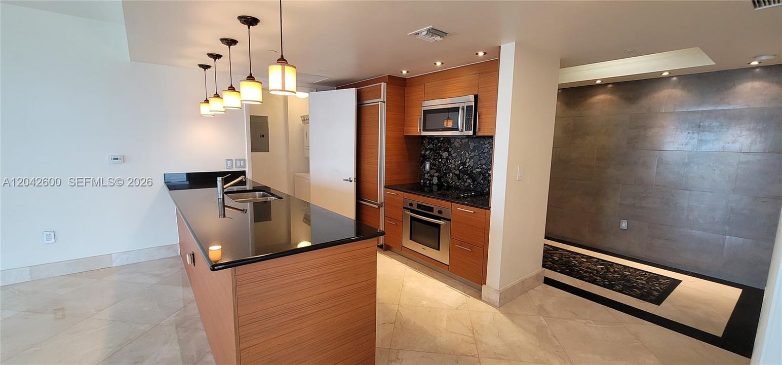 For Rent: $6,500 (3 beds, 2 baths, 1789 Square Feet)