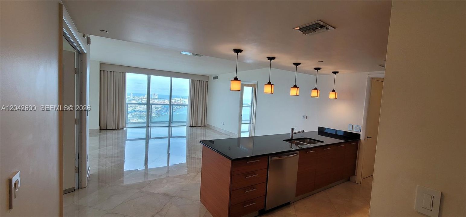 For Rent: $6,500 (3 beds, 2 baths, 1789 Square Feet)