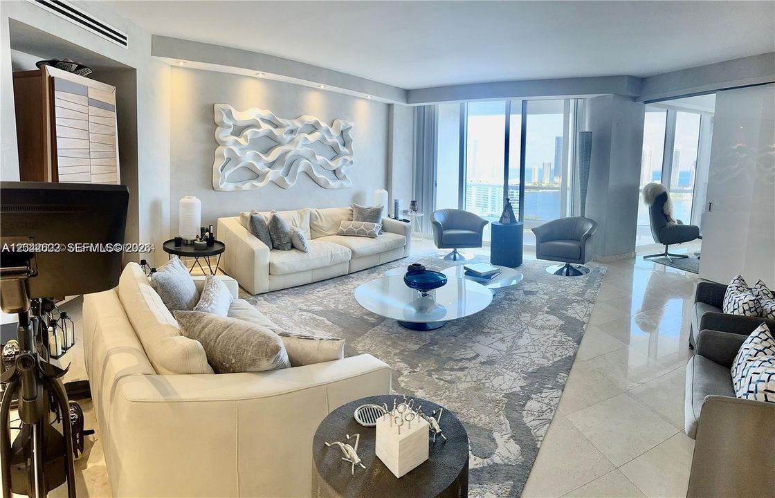 В аренду: $13,500 (2 спален, 2 ванн, 2730 Квадратных фут)