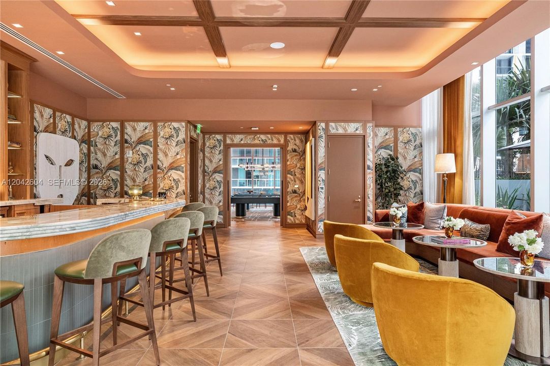 В аренду: $9,900 (2 спален, 0 ванн, 1217 Квадратных фут)