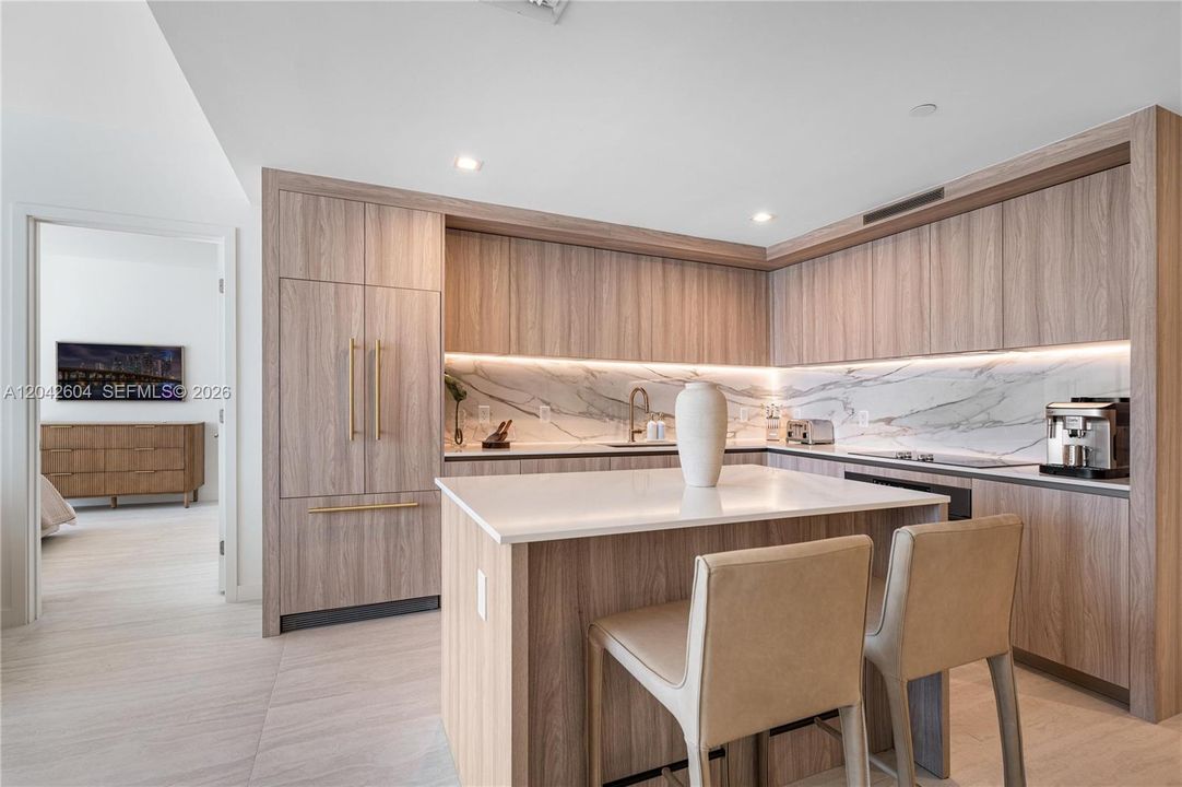 В аренду: $9,900 (2 спален, 0 ванн, 1217 Квадратных фут)