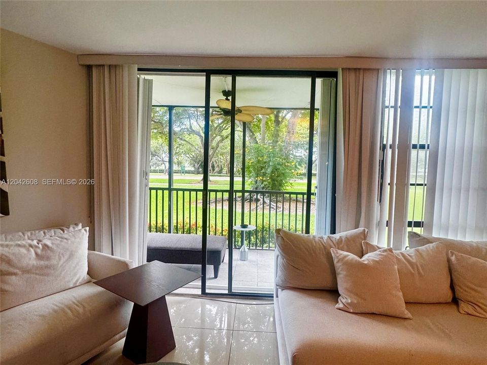 В аренду: $3,100 (2 спален, 2 ванн, 1081 Квадратных фут)