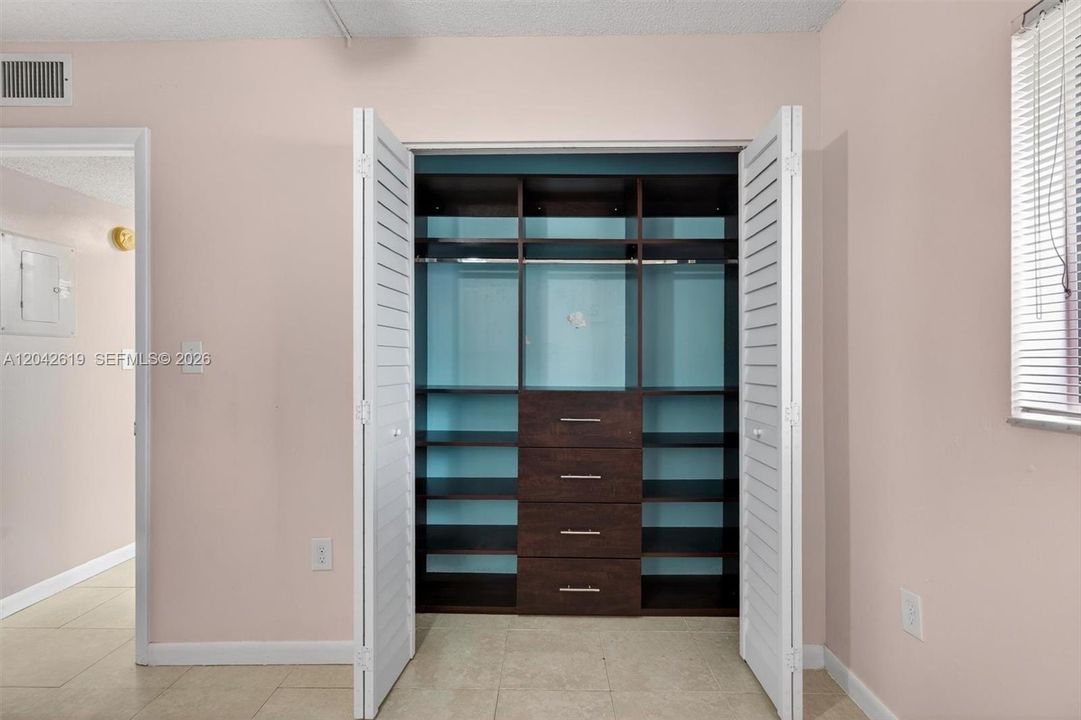 В аренду: $2,500 (3 спален, 2 ванн, 1040 Квадратных фут)
