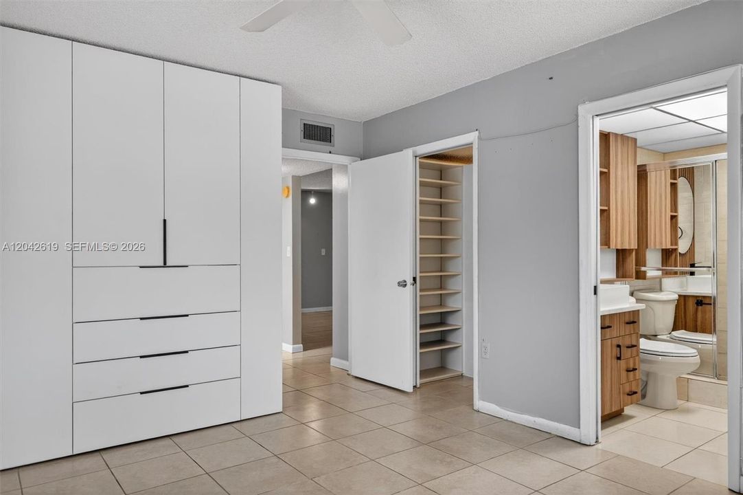 В аренду: $2,500 (3 спален, 2 ванн, 1040 Квадратных фут)