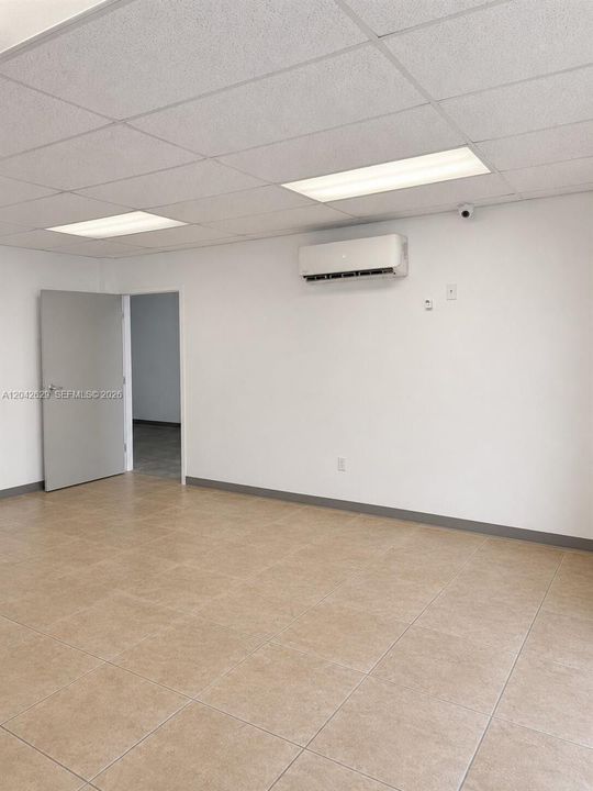 В аренду: $3,400 (0 спален, 0 ванн, 0 Квадратных фут)