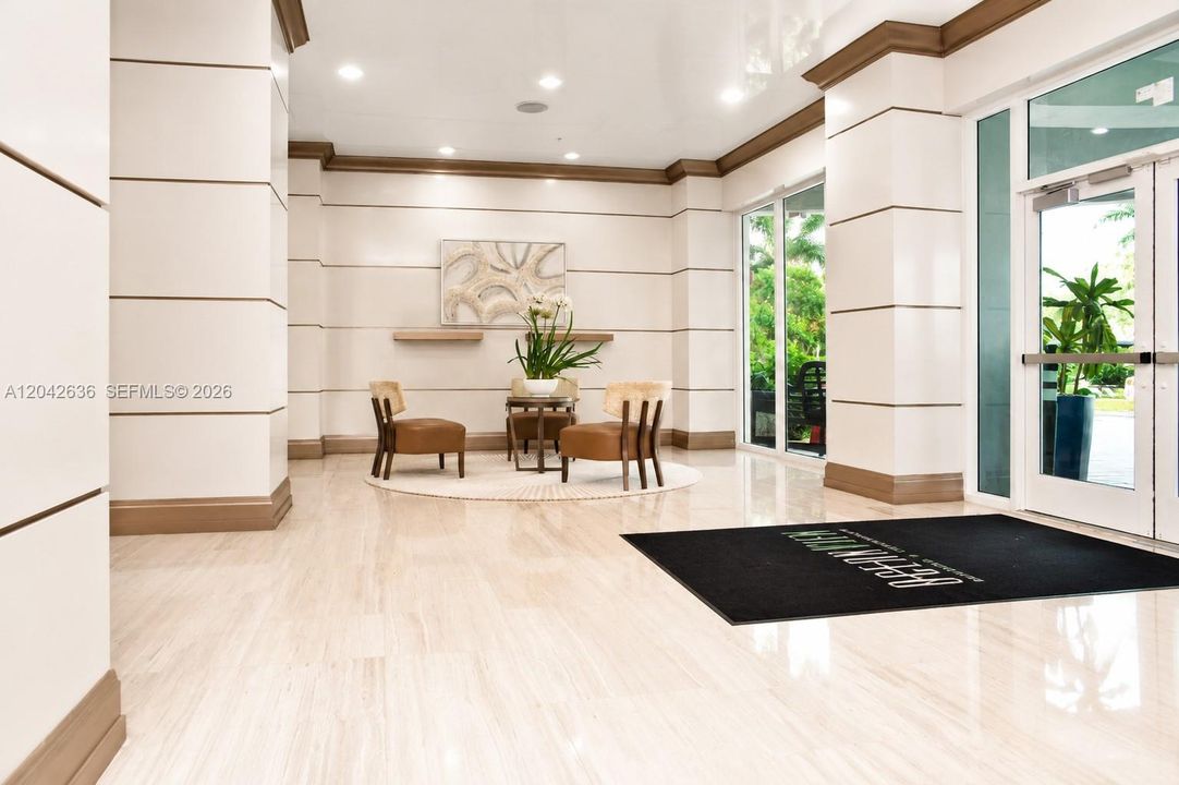 For Rent: $2,300 (1 beds, 1 baths, 1000 Square Feet)