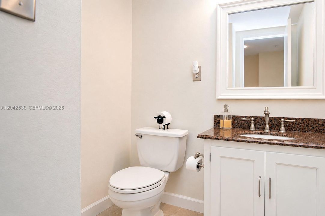 For Rent: $2,300 (1 beds, 1 baths, 1000 Square Feet)