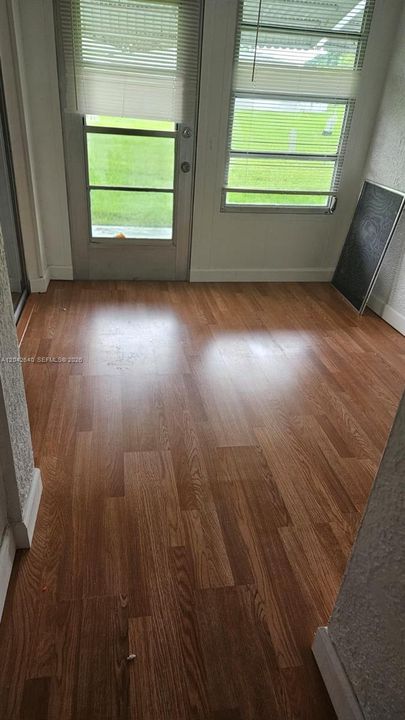 В аренду: $2,200 (1 спален, 2 ванн, 1046 Квадратных фут)