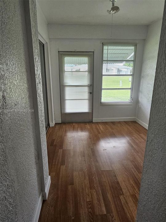 В аренду: $2,200 (1 спален, 2 ванн, 1046 Квадратных фут)