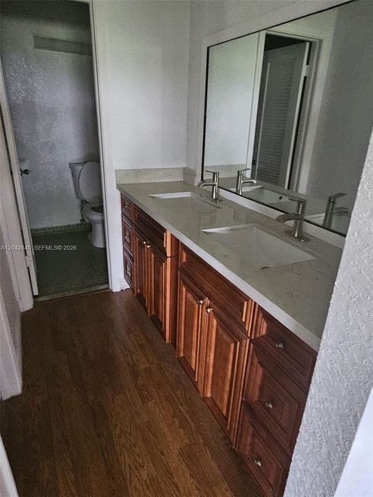 В аренду: $2,200 (1 спален, 2 ванн, 1046 Квадратных фут)