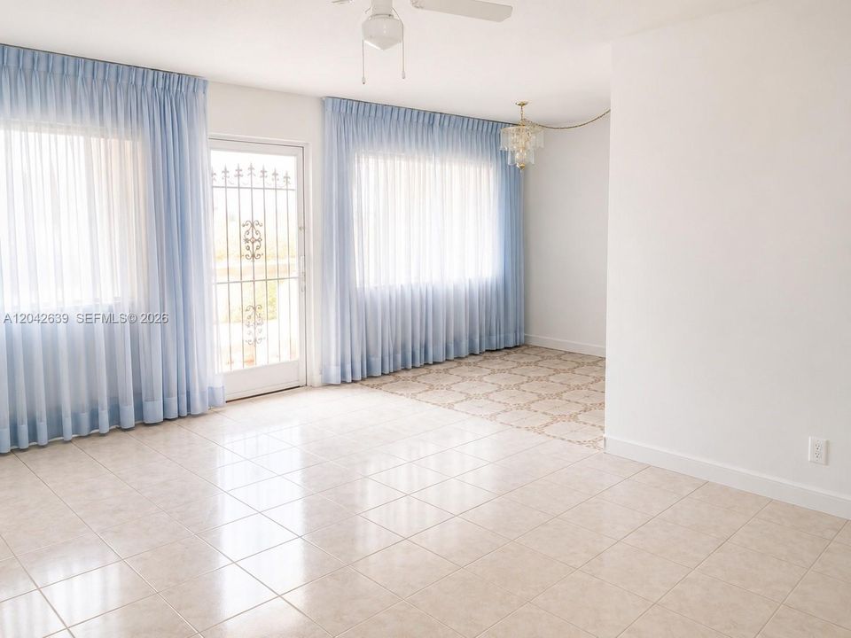 В аренду: $1,500 (2 спален, 1 ванн, 836 Квадратных фут)