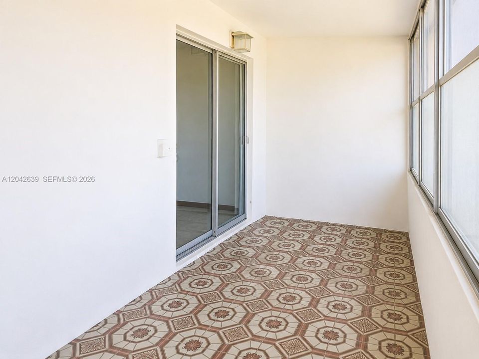 В аренду: $1,500 (2 спален, 1 ванн, 836 Квадратных фут)