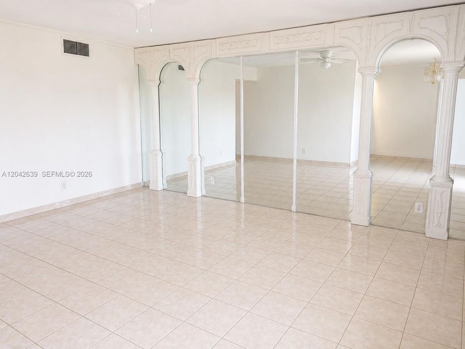 В аренду: $1,500 (2 спален, 1 ванн, 836 Квадратных фут)