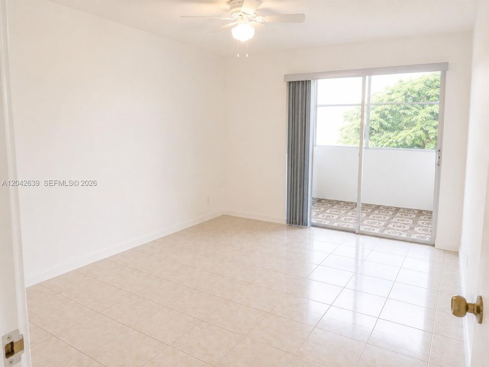 В аренду: $1,500 (2 спален, 1 ванн, 836 Квадратных фут)