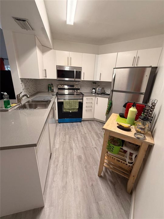 В аренду: $2,100 (1 спален, 1 ванн, 898 Квадратных фут)