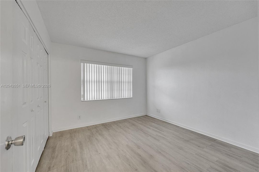 В аренду: $1,700 (2 спален, 2 ванн, 990 Квадратных фут)