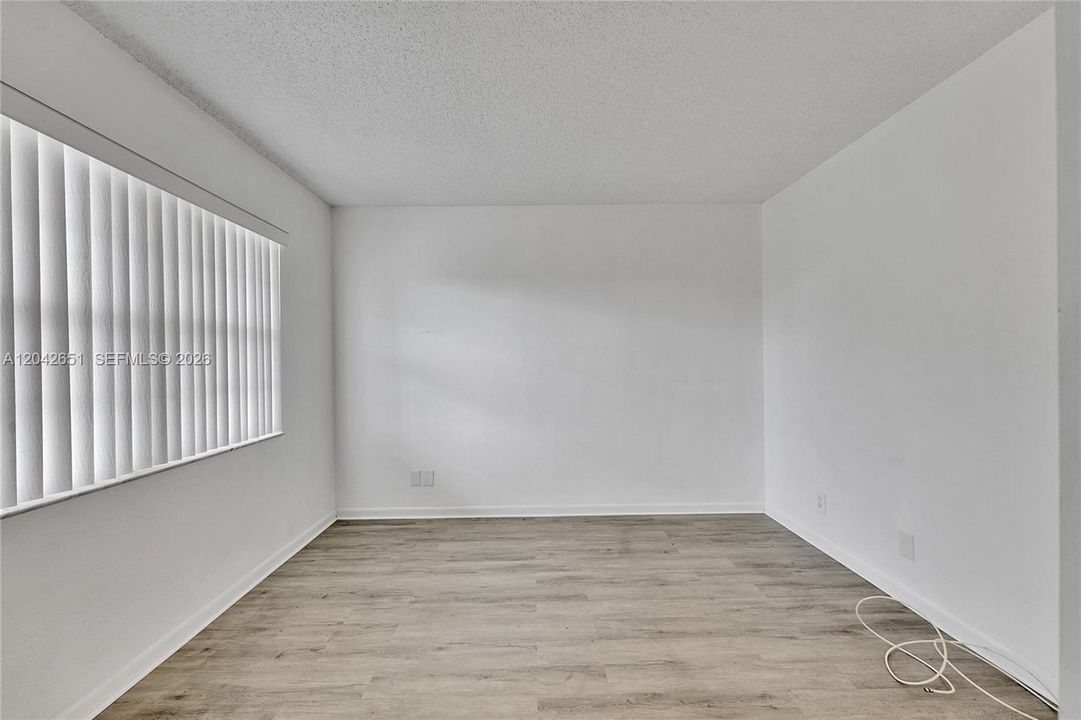 В аренду: $1,700 (2 спален, 2 ванн, 990 Квадратных фут)