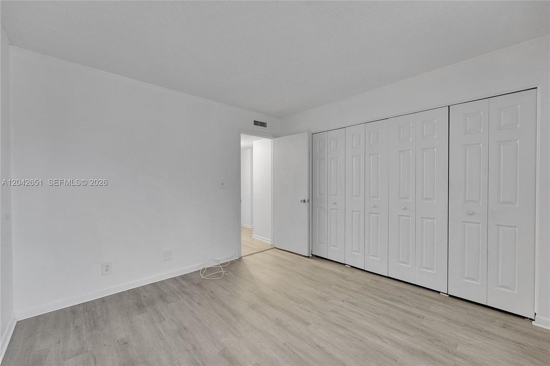 В аренду: $1,700 (2 спален, 2 ванн, 990 Квадратных фут)