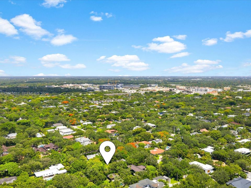 На продажу: $5,300,000 (0.89 acres)