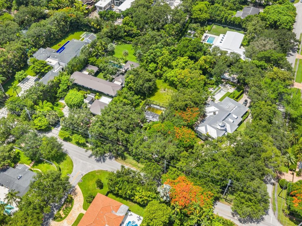 На продажу: $5,300,000 (0.89 acres)