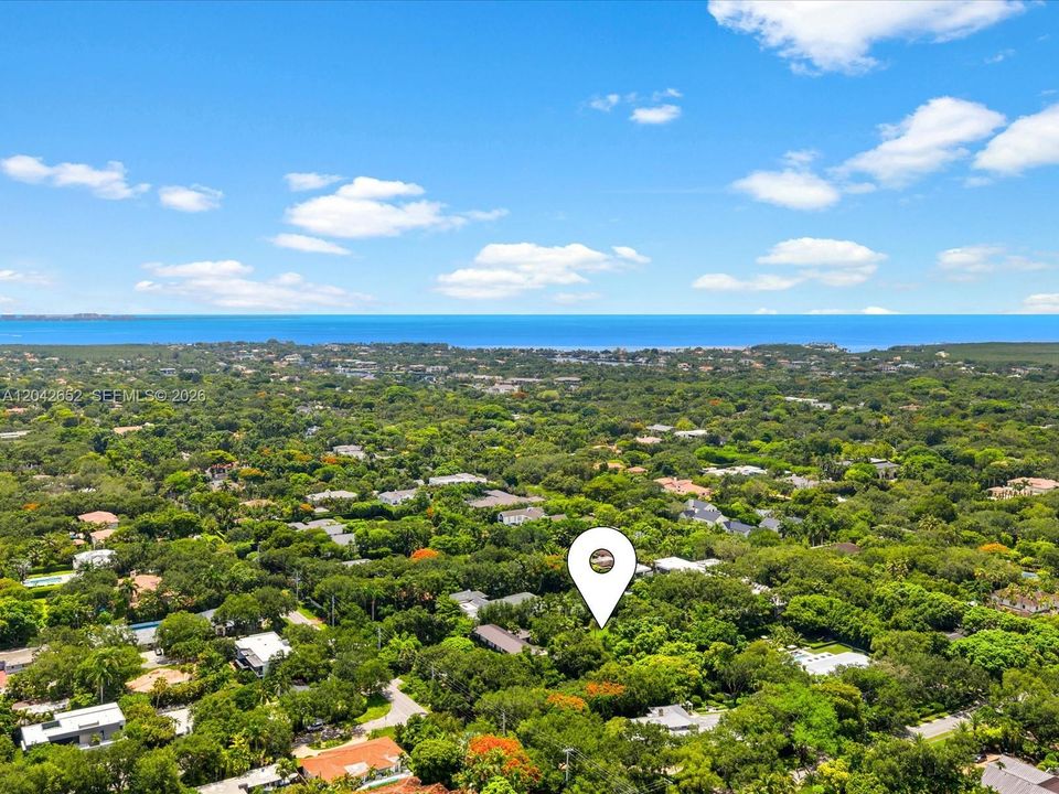 На продажу: $5,300,000 (0.89 acres)