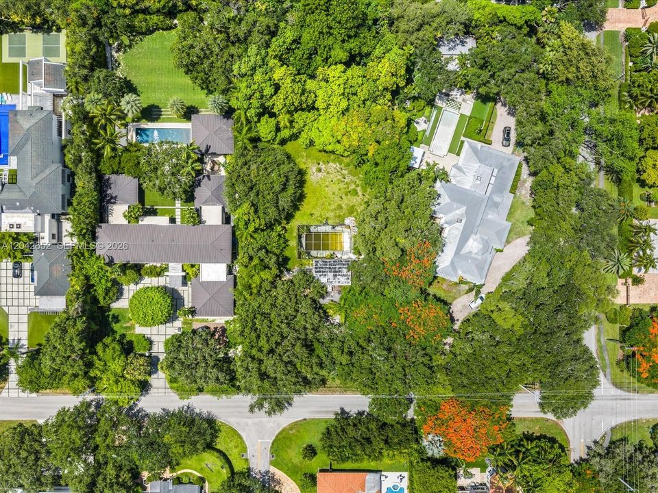 На продажу: $5,300,000 (0.89 acres)